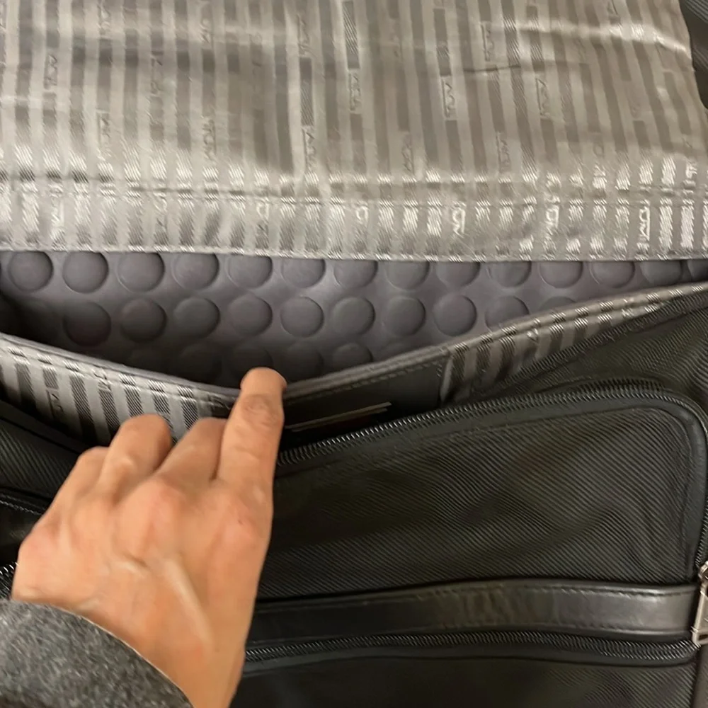 Tumi Messenger Bag Ítem: 26192D4
